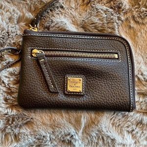 Dooney and Bourke small zip wallet
